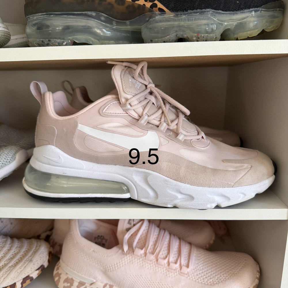 Nike Women's Sneakers in Light Pink and White